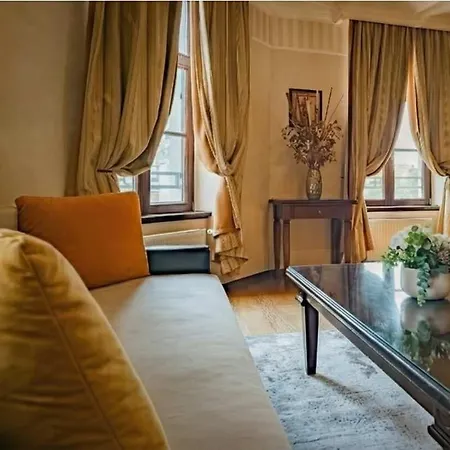 아파트 Premium Design With Private Balcony